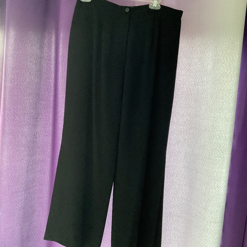 Voter Nom black dressy Pants